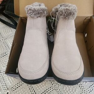 Khombu Women's Fur-Trimmed Winter Boots - Light Tan